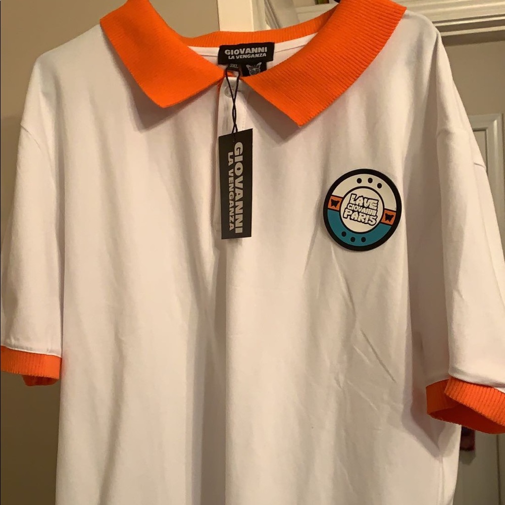 3x but fits kinda like a 2x (BRAND NEW)